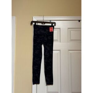 SPANX Look at Me Now Seamless Leggings Size Small